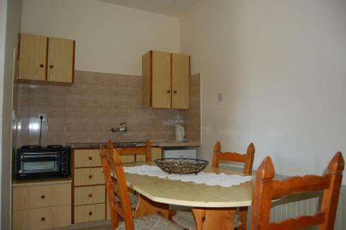 Nicos & Olympia Apartments