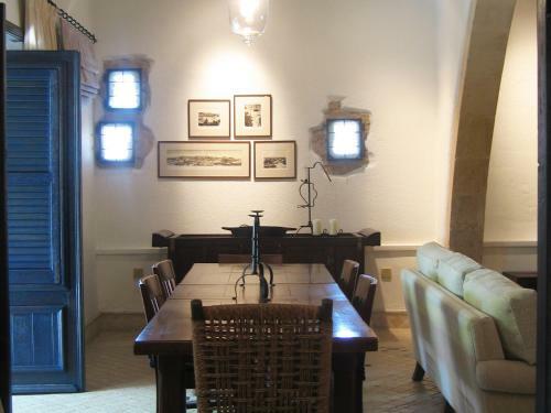 Hostal Apokryfo Traditional Guesthouse