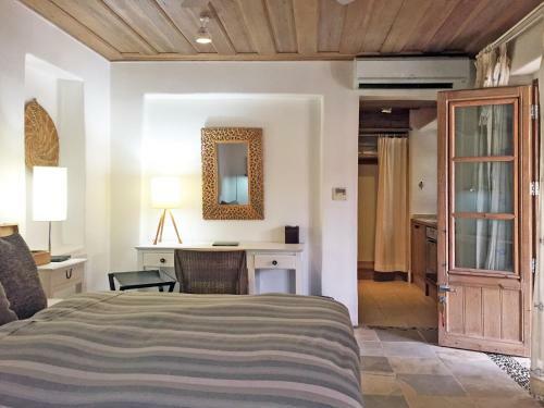 Hostal Apokryfo Traditional Guesthouse