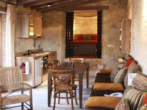 Hostal Apokryfo Traditional Guesthouse