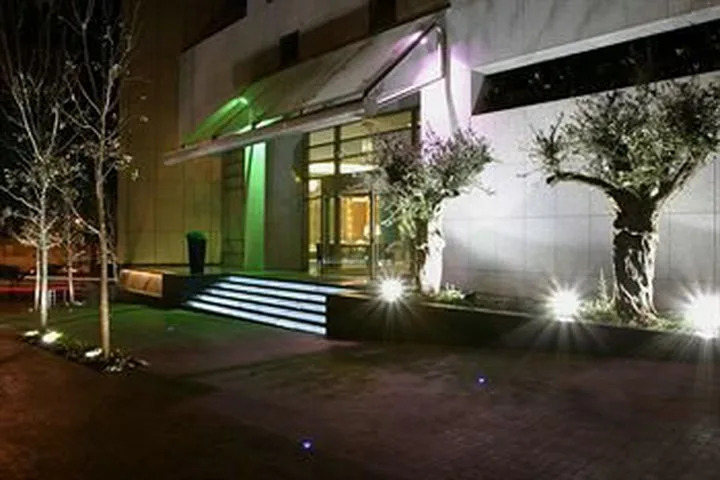 Hotel Four Points By Sheraton (clase)