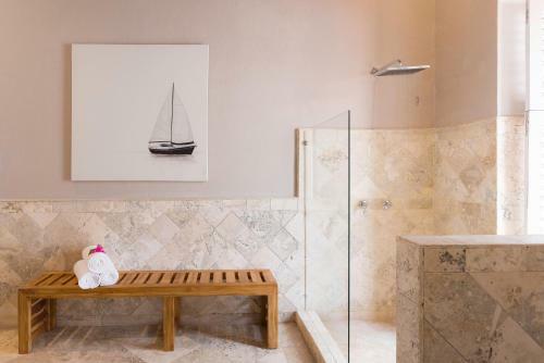 The Epica House Luxury Hotel