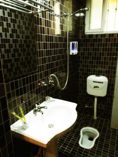 Narrow Alley Hostel