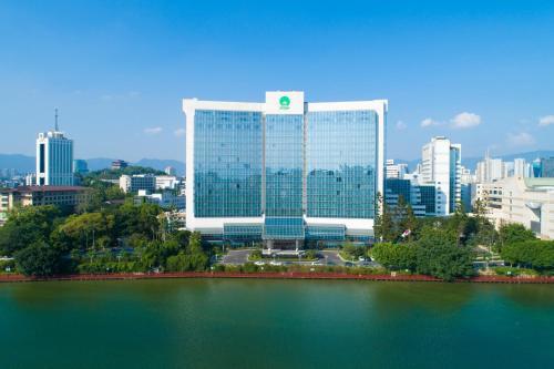 Fuzhou Lakeside Hotel