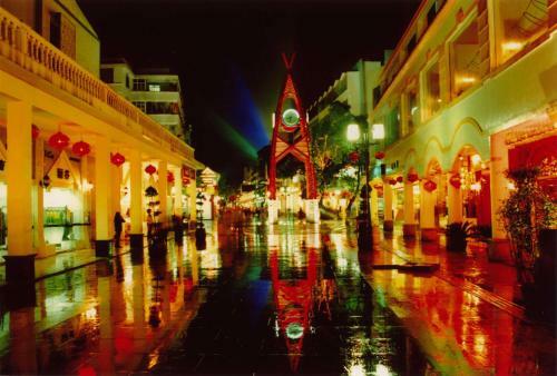 Flower Apartment - Zhengyang Pedestrian Street
