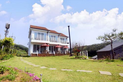 Walking Sky Pension