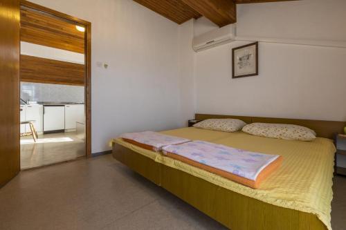 Apartment Selce 2383f