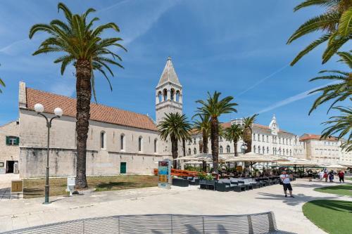 Apartments And Rooms Mi?i?