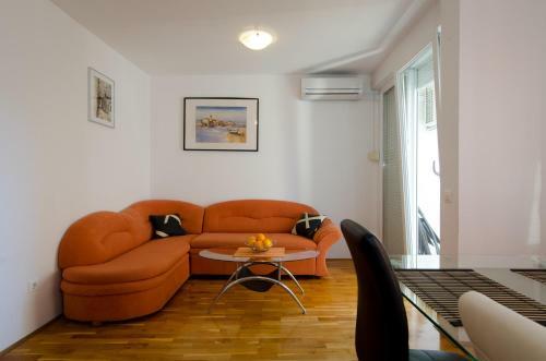 Apartments And Rooms Mi?i?