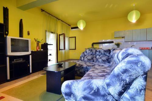 Apartments Maruzin