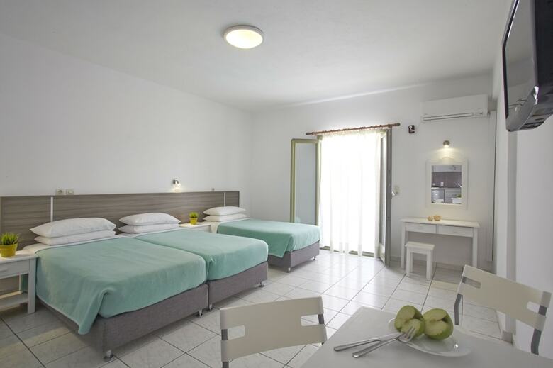 Hotel Studios Marios