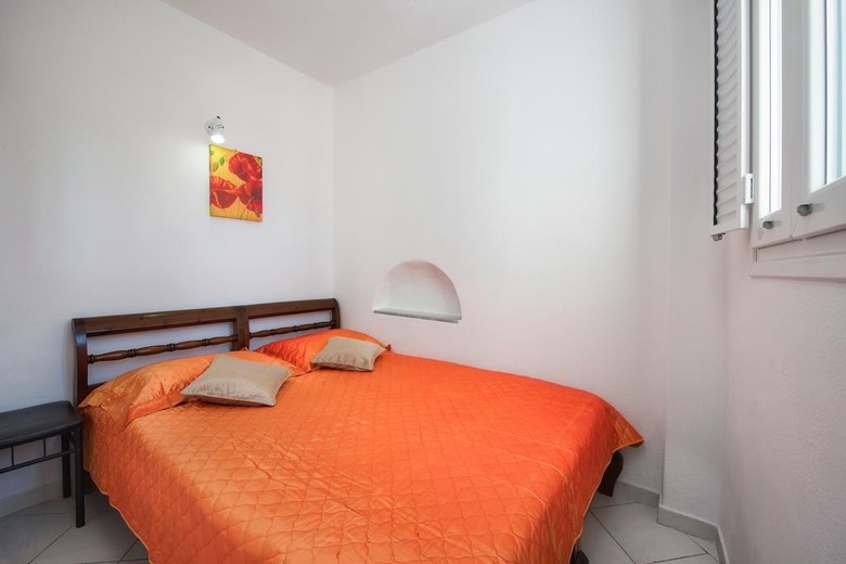 Georgis Apartments