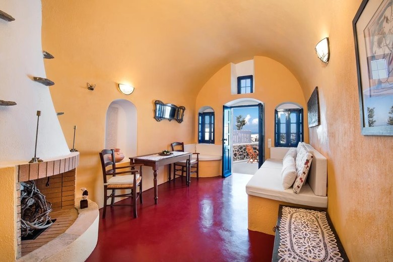 Georgis Apartments