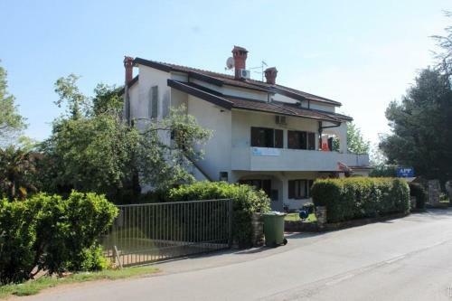 Apartments With A Parking Space Karigador (novigrad) - 2534