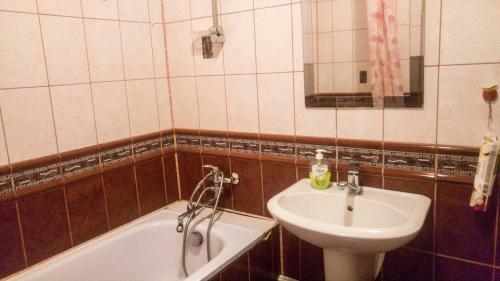 Hostal Vladimir Guest House