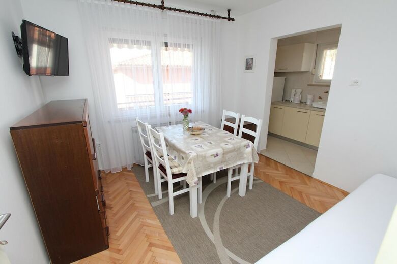 Rooms And Apartments Bella Vista