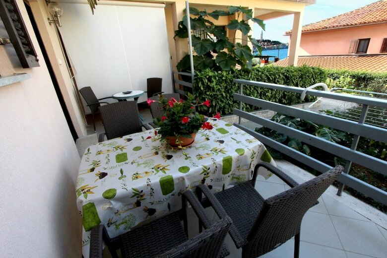 Rooms And Apartments Bella Vista