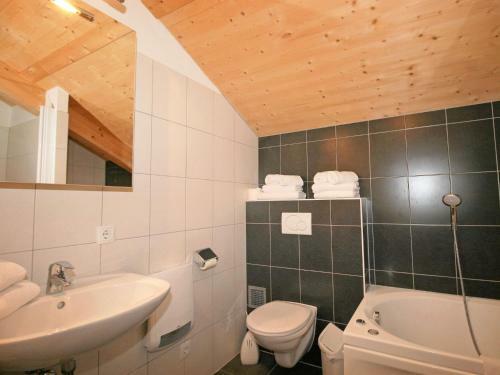 Hotel Alpenrose 8