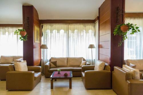 Pyramids Plaza Hotel