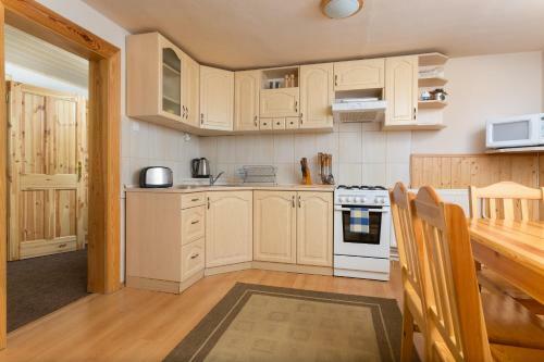 Albergue Apartments Zdiar