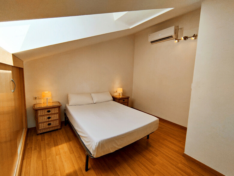 Apartamento Gand�a Universidad 3000
