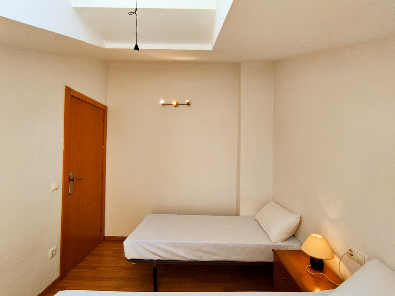 Apartamento Gand�a Universidad 3000