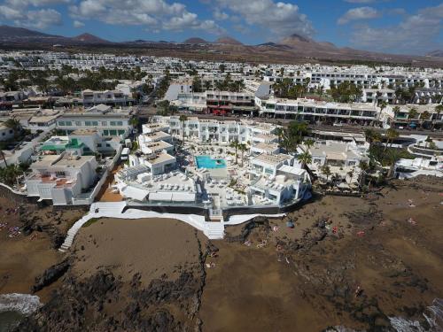 Hotel Lani's Suites De Luxe - Adults Only