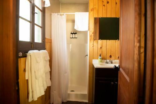 Motel Forest Hill Lodge & Cabins