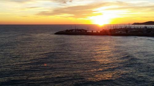 Sitges Balcony Pool & Seaside Apartment