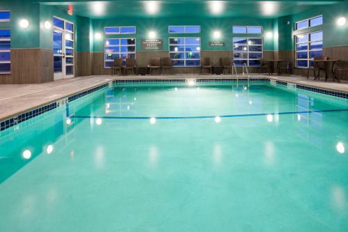 Grandstay Hotel & Suites Valley City