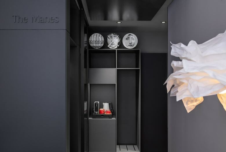Ea Hotel M�nes