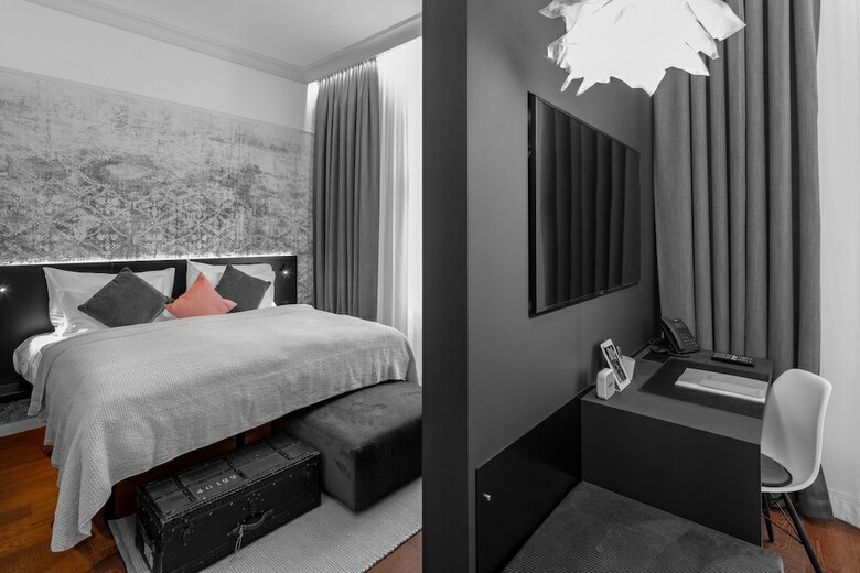 Ea Hotel M�nes