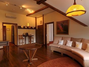Alexander House Boutique Hotel