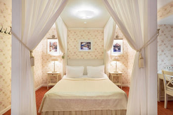 Alexander House Boutique Hotel