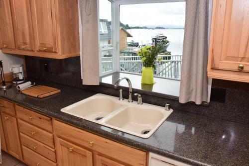 Hotel Longliner Lodge And Suites