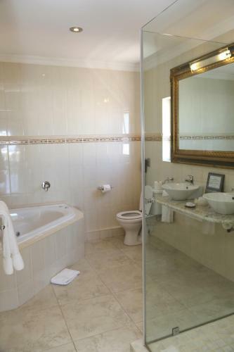 Misty Waves Boutique Hotel