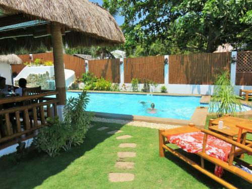 Hotel Kav's Beach Resort