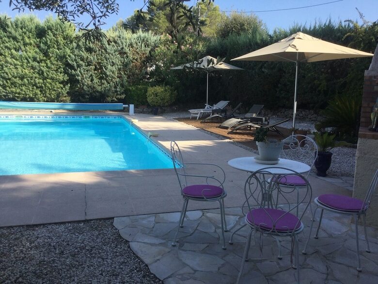 Hostal Le Patio Fleuri