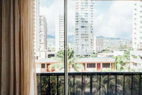 Bamboo Waikiki Apartment