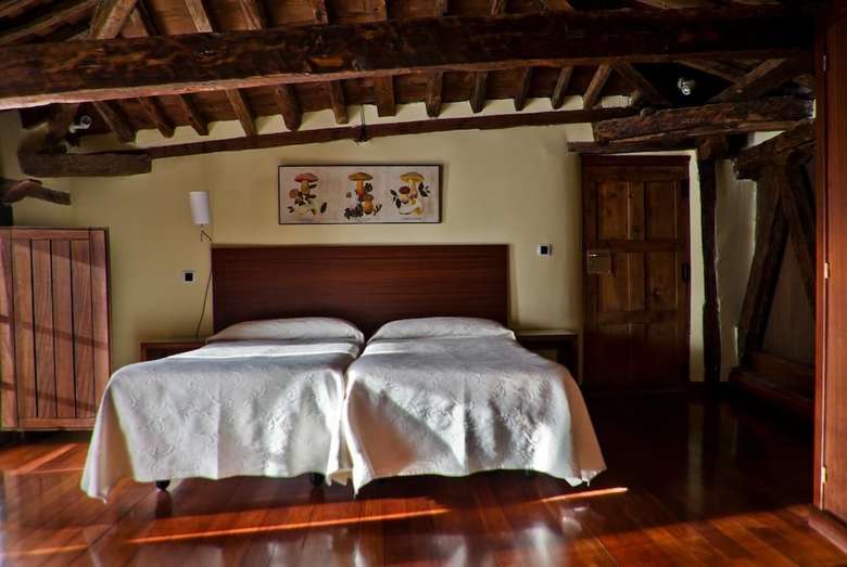 Hostal Hospederia Porta Coeli