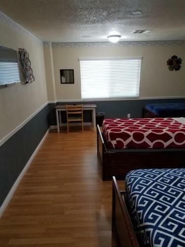 Travelers Bed & Breakfast Hostel