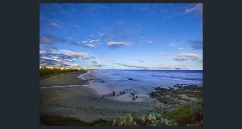 Tahren Beachfront Lodge
