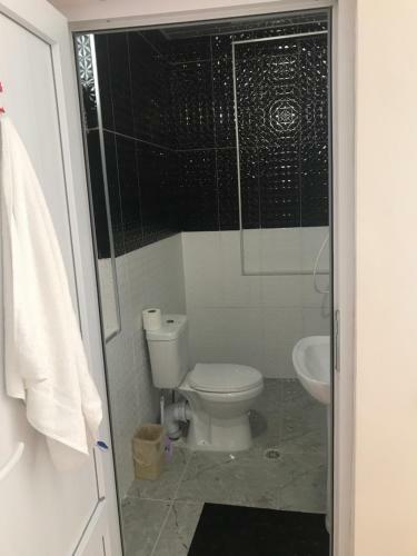 Hostal Guest House White House