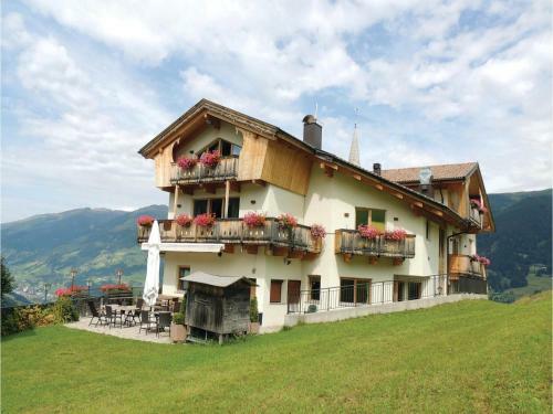 Four-bedroom Apartment In Kartitsch