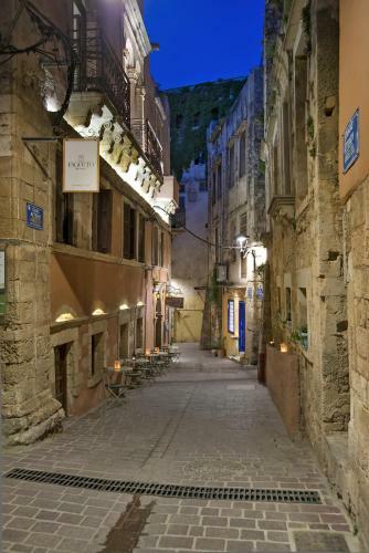 Hostal Fagotto Art Residences