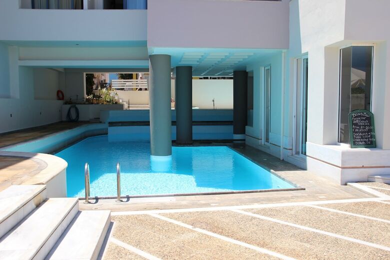 Filoxenia Beach Hotel