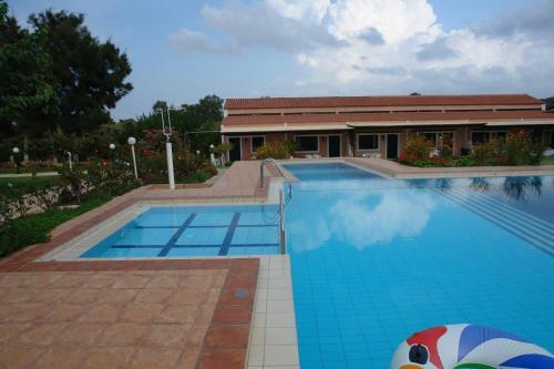 Androulakis Apartments
