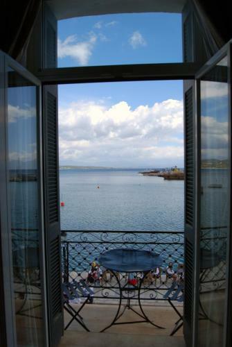 Hostal Gythion Traditional Hotel
