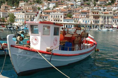 Hostal Gythion Traditional Hotel