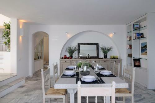 Beautiful Oia Villa